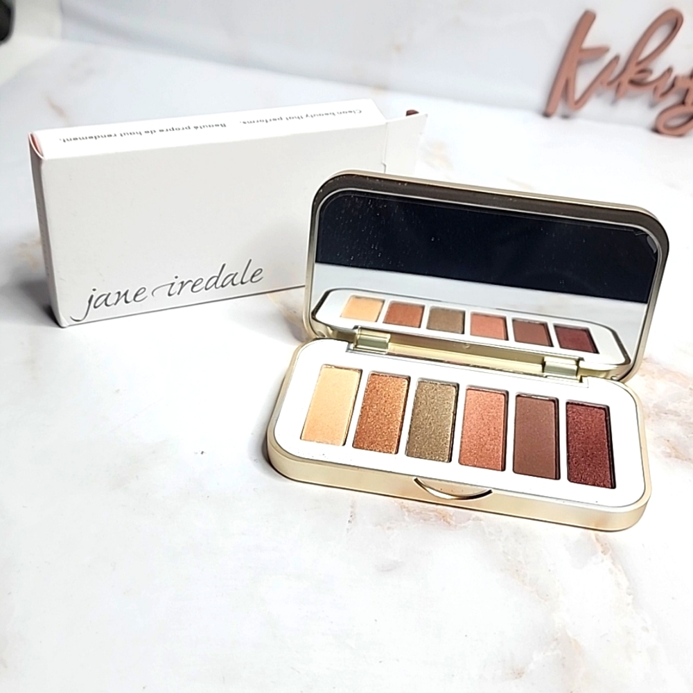 Naturally Glam Pure Pressed Eye Shadow Palette new in box